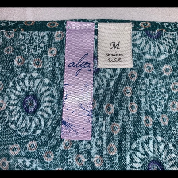 Alya Dress, Size Medium - Picture 5 of 5